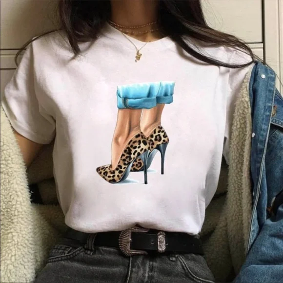 Leopard Stiletto heels graphic tee - Picture 3 of 7